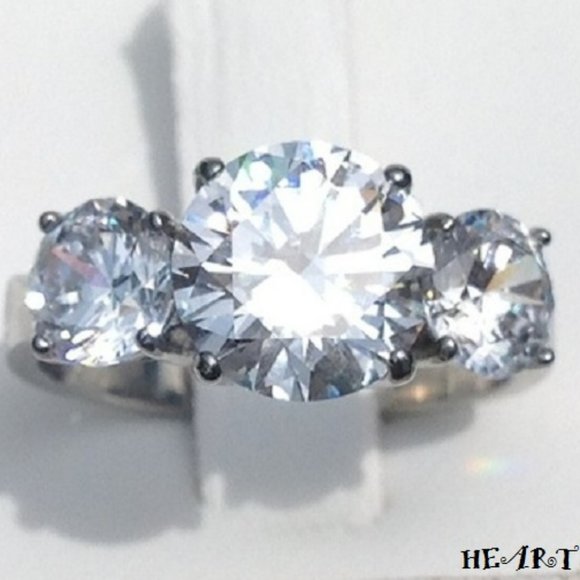 Stunning Diamond Engagement Ring aka “Past, Present & Future” Ring - Picture 2 of 6